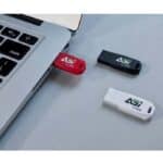 ⁦فلاش AGI – سعة 16 جيجابايت – USB 3.2 – أسود – موديل AGI016GBBUP138⁩ - الصورة ⁦2⁩